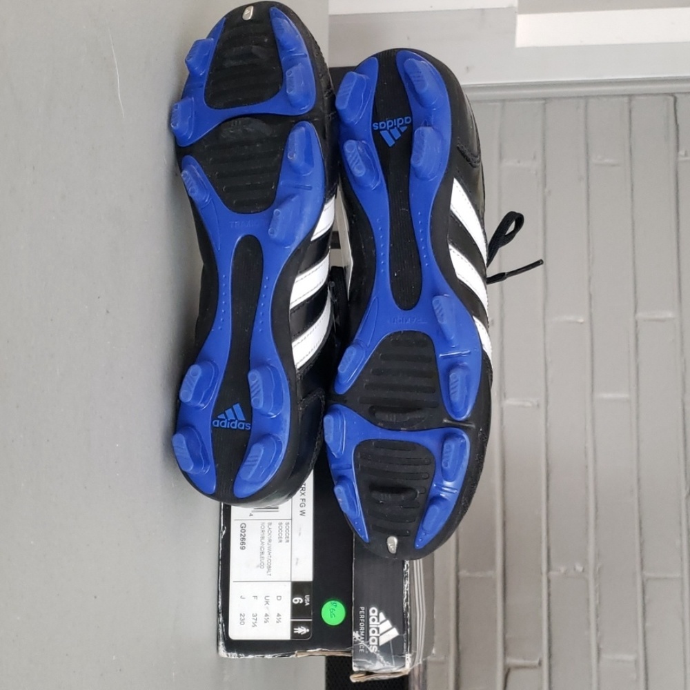 Brand New Soccer Cleats - Womens US Size 6